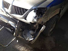 Liều lĩnh vượt trạm cân, xe tải tông trúng xe thanh tra giao thông