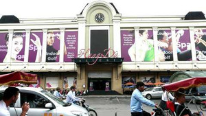 Chợ hàng trăm tỷ ế ẩm, chỉ tại chợ cóc hút hết khách?