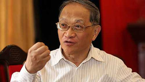 Chuyên gia kinh tế cảnh báo: Chỉ 'bơm' tiền khó xử lý bong bóng bất động sản