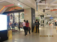 Sau tháng 'trăng mật', Lotte Mart ồ ạt khuyến mại 'sốc' vẫn ế ẩm