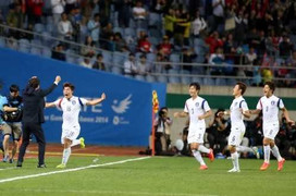 Thầy trò Kiatisak vỡ mộng HCV ASIAD 17