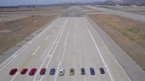 Video: 10 siêu xe đua nước rút trên sân bay bỏ không