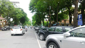 Thí điểm trông xe dưới lòng đường: Vướng cơ quan 'nhạy cảm'