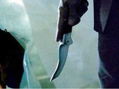 Bị cáo cứa cổ mình sau khi toà tuyên án