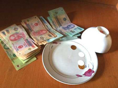 Bắt quả tang hiệu trưởng sát phạt trên chiếu bạc