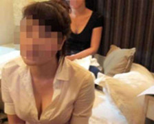 Vào nhà nghỉ với trai lạ, cô gái bị cuỗm sạch tài sản