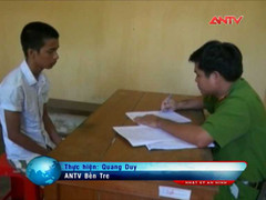 Bến Tre: Bắt băng cướp giật nghiện game và ma túy