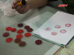 TP.HCM: Nở rộ đường dây 'cò' làm hộ khẩu