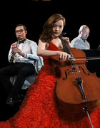 Nghệ sỹ đàn cello Đinh Hoài Xuân làm MV 'Hướng về Hà Nội'