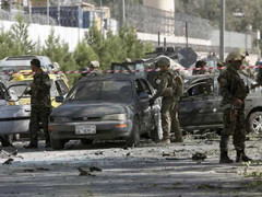 Đánh bom liều chết vào xe quân đội Afghanistan