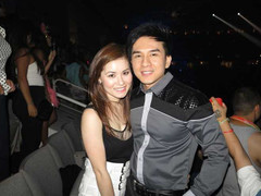 Đan Trường hướng dẫn vợ cách ăn mặc, trang điểm