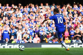 Hazard lạnh lùng sút tung lưới Arsenal