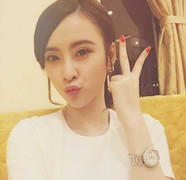 Angela Phương Trinh khoe đồng hồ gần 400 triệu sau khi 'trúng' bạc tỷ