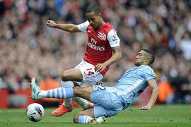 Arsenal thường thua khi gặp lại cố nhân