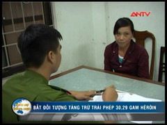 'Nữ quái' ôm bọc ma túy từ Sơn La về Thanh Hóa