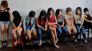 Bắt quả tang 'bầy đàn' nam nữ sử dụng ma túy đá, quan hệ tập thể