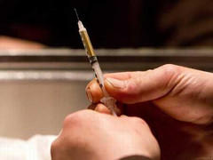 Đe dọa kim tiêm nhiễm HIV để cướp