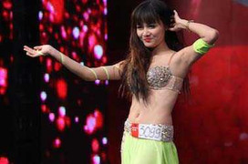 Vietnam's Got Talent: Huy Tuấn xin số điện thoại thí sinh gợi cảm