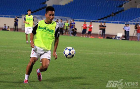 U19 Việt Nam: 'Em họ Văn Quyến' tập chăm chỉ, quyết giành suất đá chính