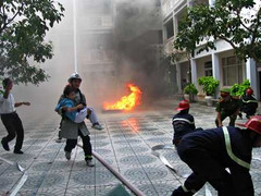 Trường mẫu giáo cháy dữ dội, học sinh hoảng loạn