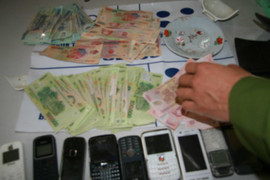 Đánh sập ổ xóc đĩa sát phạt nhau ở Bình Phước