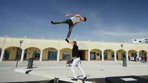 Kiểu chơi bập bênh 'bá đạo' chưa từng thấy