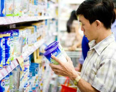 Vì sao không doanh nghiệp nào giảm giá sữa?