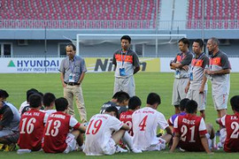 Bầu Đức cả đêm không ngủ, ngậm ngùi 'chia tay' U19 Việt Nam