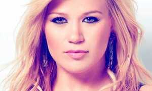 Kelly Clarkson biểu diễn trong đêm chung kết Hoa hậu VN 2014