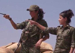 Những nữ chiến binh xinh đẹp khiến IS run sợ