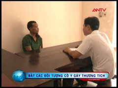 Clip: Côn đồ xách dao 'đại náo' quán bar