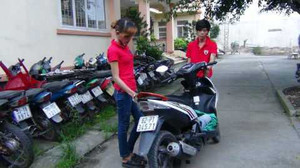 Cướp điện thoại, thủ phạm còn trêu tức khổ chủ