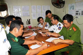 Vì sao cướp biển chỉ lấy 1/3 số dầu trên tàu Sunrise?