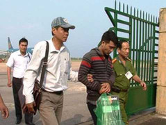 Táo tợn dí súng, cướp hơn 1,2 tỉ đồng trên phố