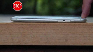 'Bí kíp' giữ iPhone không bị cong cực sốc