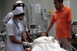 Đụng xe trong đêm, truy sát từ nhà đến bệnh viện