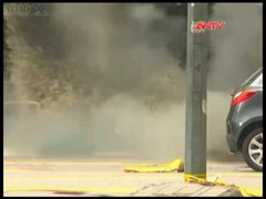 Clip: Nổ bom tại hộp đêm ở Malaysia, du khách hoảng loạn