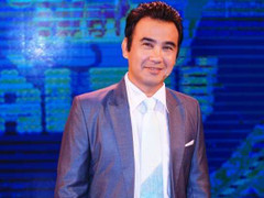 Quyền Linh 'tỉnh ngủ' với âm nhạc của 'Gia đình tài tử'