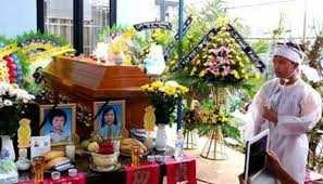 3 mẹ con chết trong tư thế treo cổ