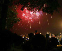 ‘Nhịn’ pháo hoa để ủng hộ người nghèo cũng không tốt!