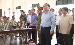 Còn phạm nhân đánh nhau trong trại giam