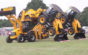 Video: Xe ủi trình diễn như vũ công ba lê