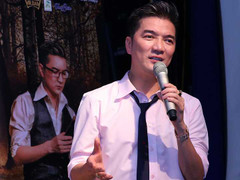 Mr Đàm chơi trội với công nghệ làm album thế giới