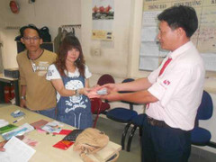 Tài xế taxi trả 200 triệu cho khách hàng bỏ quên