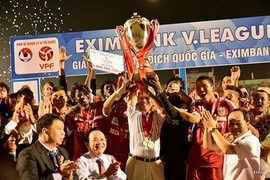 Mua xong Công Vinh, B.Bình Dương tiếp tục gây sốc