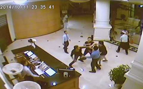 Ẩu đả tại khách sạn 4 sao: Triệu tập người đàn ông 'bí ẩn'