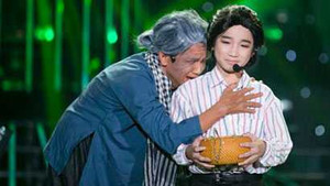 Gương mặt thân quen nhí: Minh Thuận giả làm bà nội Đan Trường