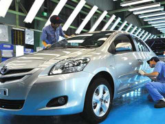 Ngoài ốc vít, Việt Nam 'bó tay' với sơn ôtô