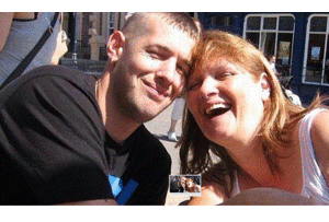 Nhận được tin nhắn gửi từ… dưới mồ