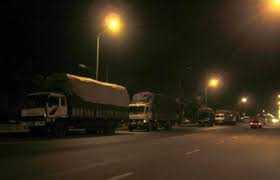 Xe quá tải né trạm cân, gặp ngay cướp